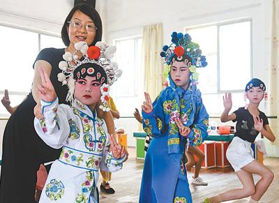 招生難升學難就業(yè)難 戲曲教育如何破“難”前行 招生難升學難就業(yè)難 戲曲教育如何破“難”前行